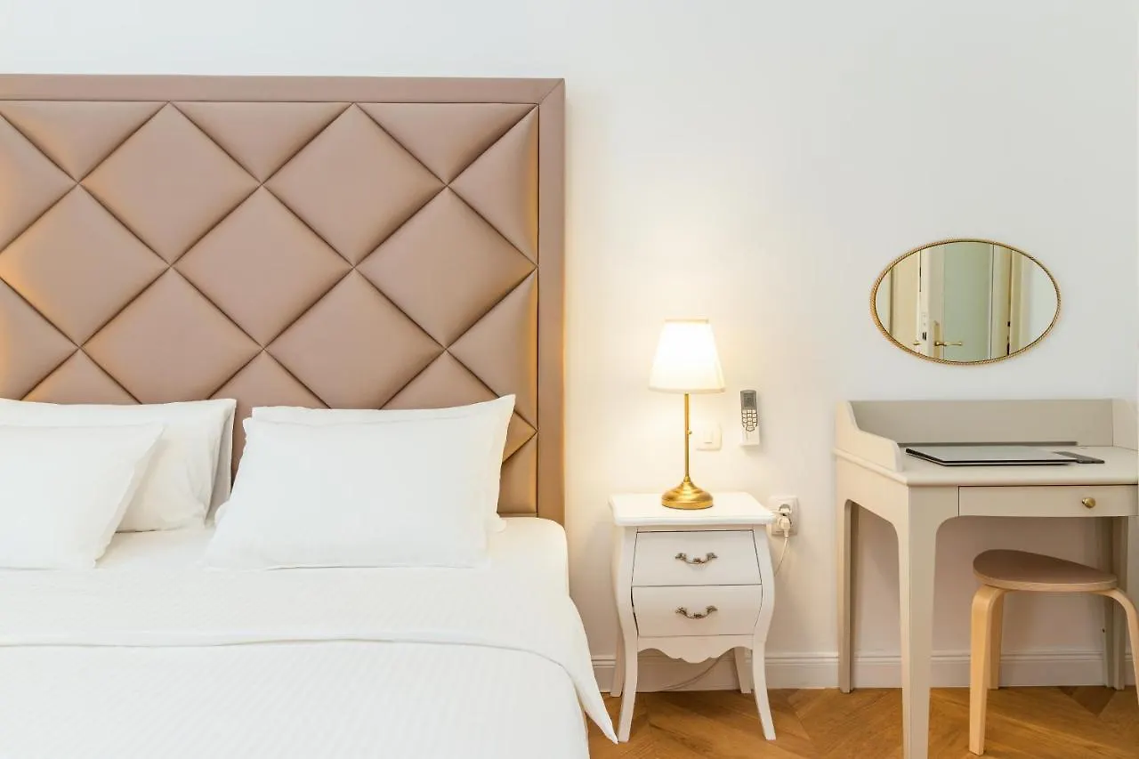 Apartment Augier - Elegant & Spacious - City Centre Pula 0*,  Croatia
